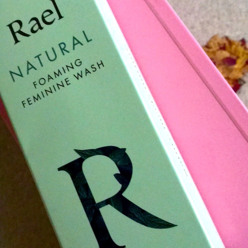 RAEL NATURAL Foaming Wash BALANCE PH PARABEN FREE